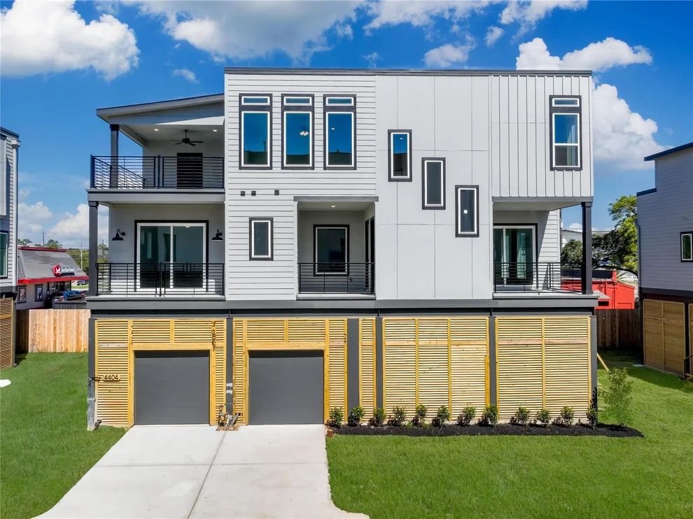 Unit for sale at 4404 Anthony Court Lane, Seabrook, TX 77586