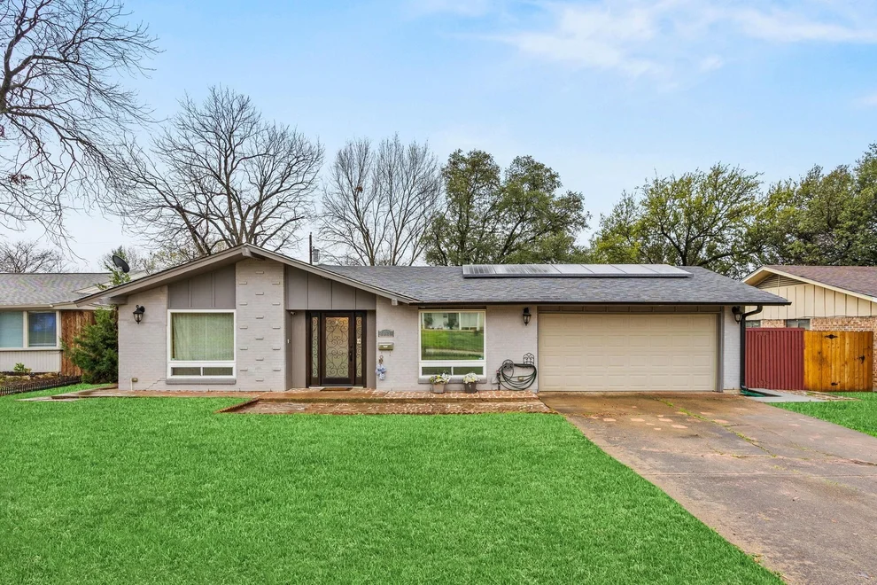 Unit for sale at 8120 Greenhollow Lane, Dallas, TX 75240