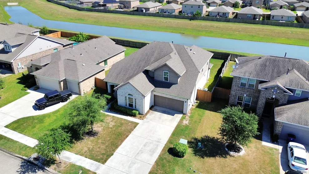 Unit for sale at 2326 Kelson Cove Drive, La Marque, TX 77568