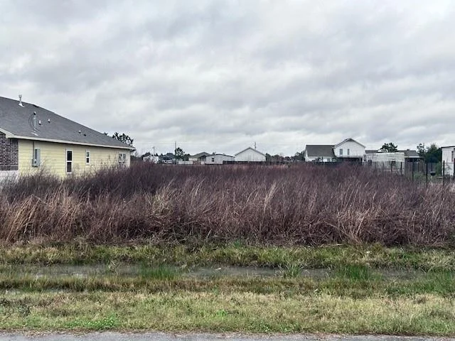 Unit for sale at 135 Road 5116, Cleveland, TX 77327