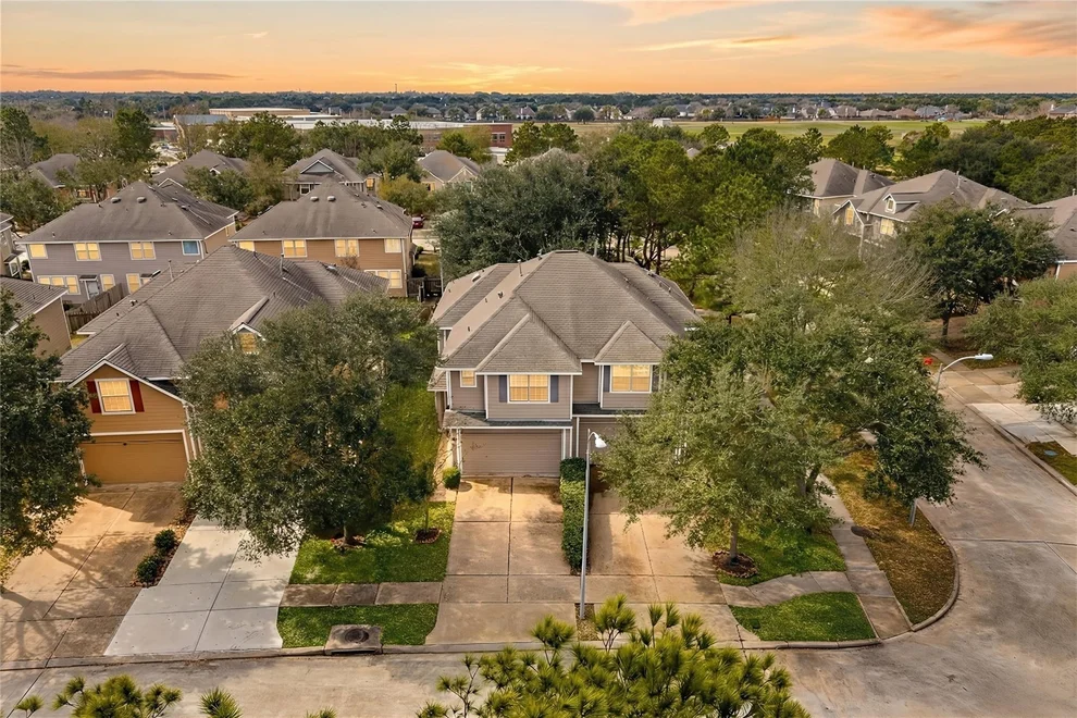 Unit for sale at 5606 Redgrove Lane, Katy, TX 77494