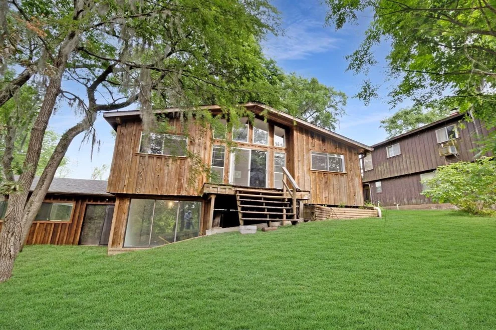 Unit for sale at 12 Walker Trail, Huntsville, TX 77320