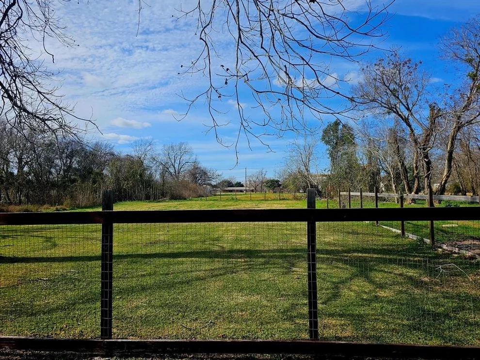 Unit for sale at 605 Branch Street, Wharton, TX 77488