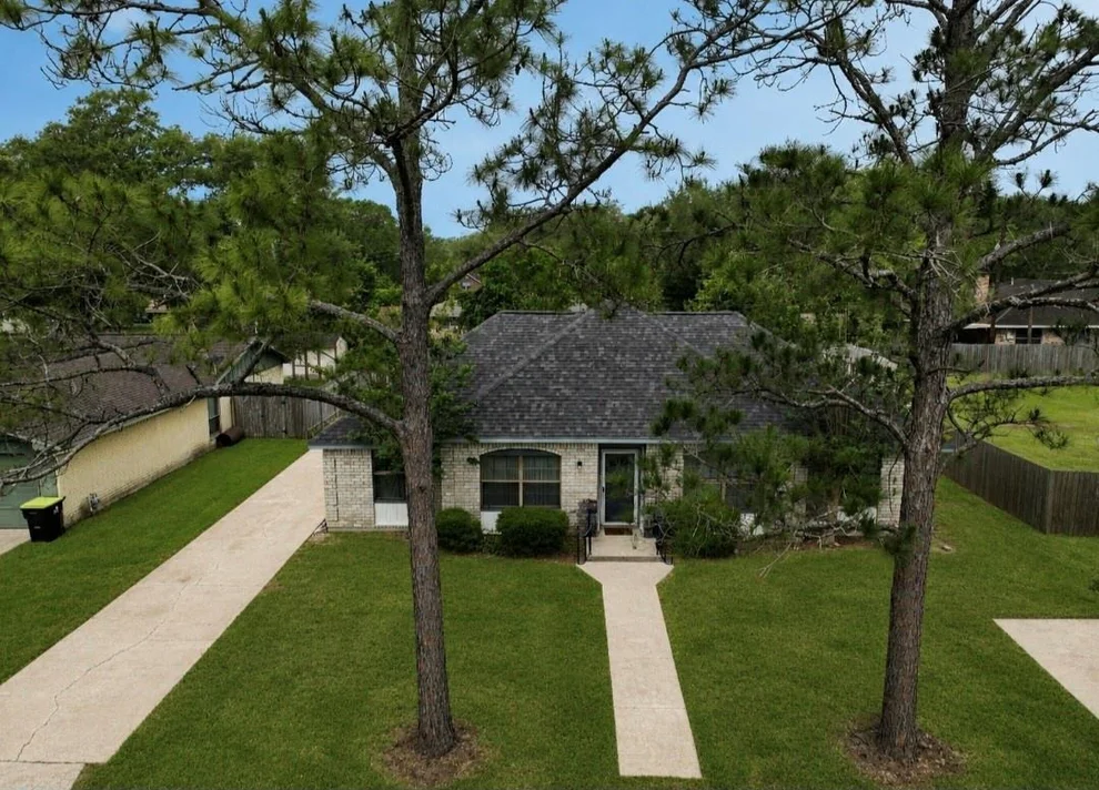 Unit for sale at 1710 Longhorn Avenue, Bay City, TX 77414