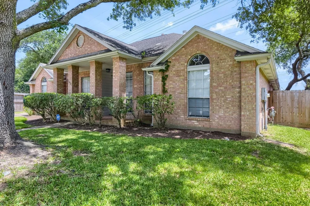 Unit for sale at 1431 Old Hickory Lane, League City, TX 77573