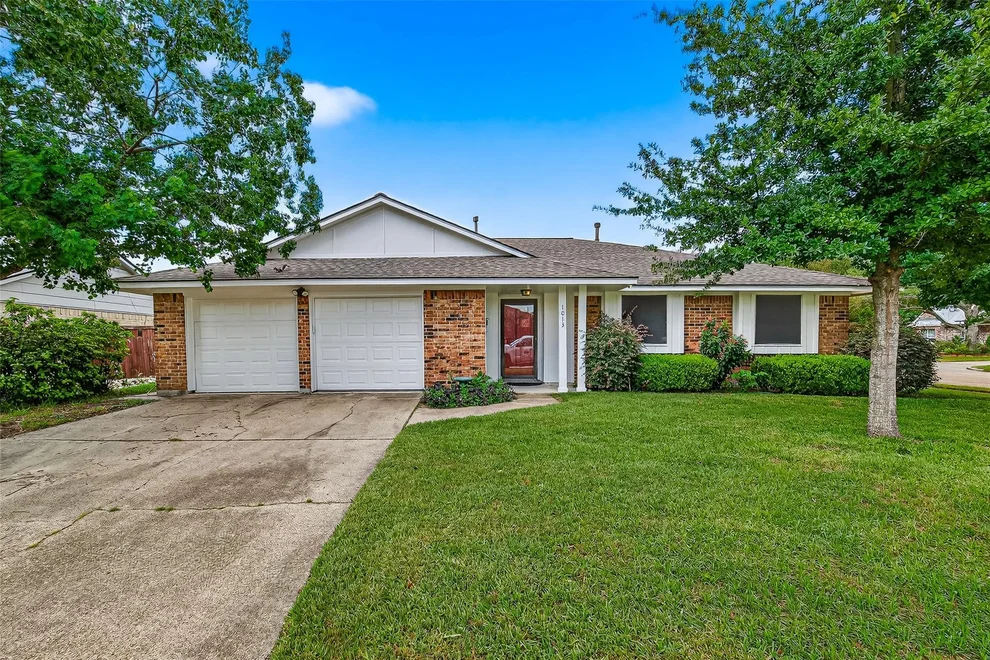 Unit for sale at 1013 Paulette Drive, Deer Park, TX 77536