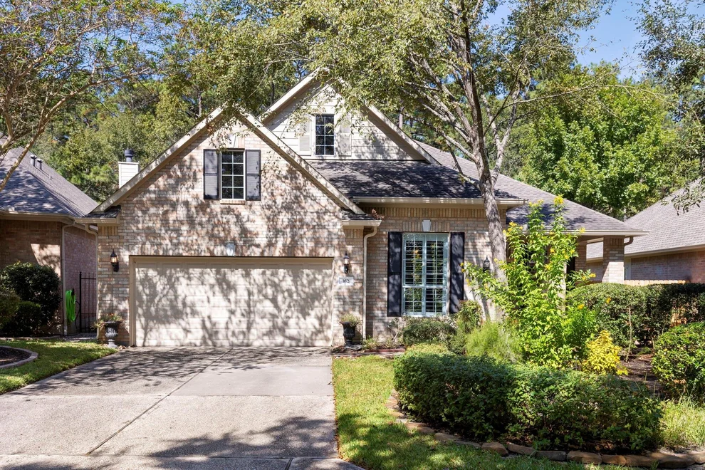 Unit for sale at 162 E Northcastle Circle, The Woodlands, TX 77384