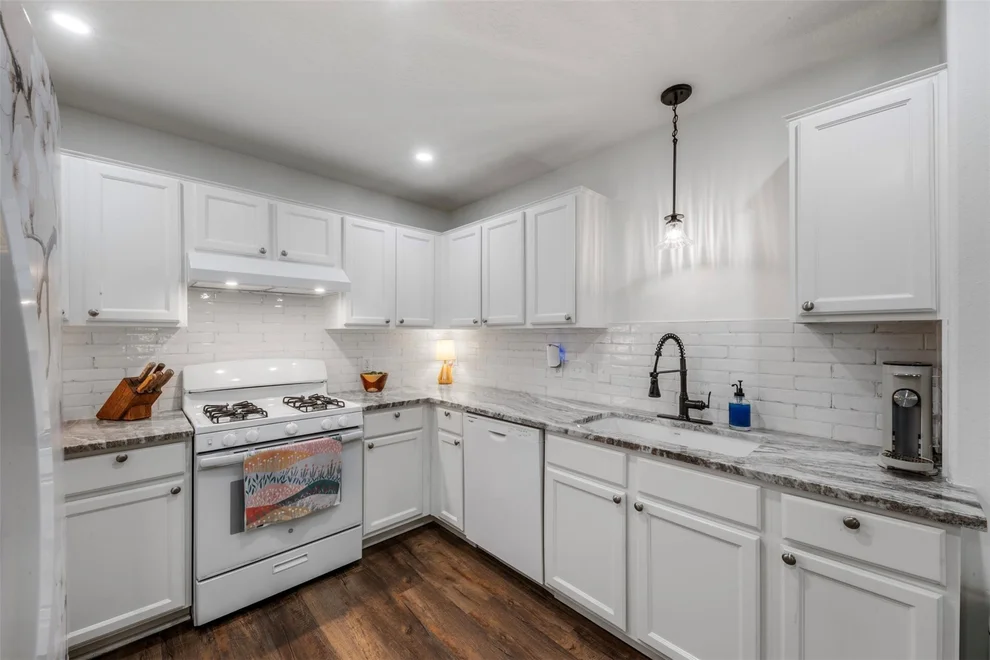 Unit for sale at 9750 Gulfstream Drive, Conroe, TX 77303