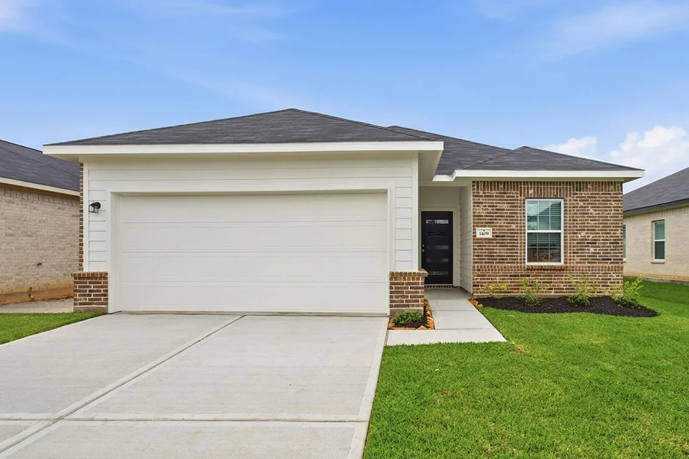 Unit for sale at 1409 17th Ave N, Texas City, TX 77590