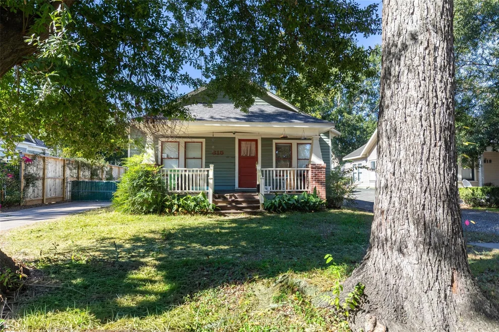 Unit for sale at 815 Arlington Street, Houston, TX 77007