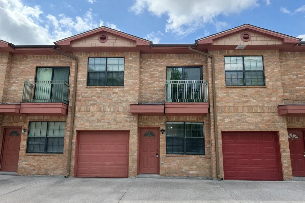 Unit for sale at 9400 Bellaire Boulevard, Houston, TX 77036