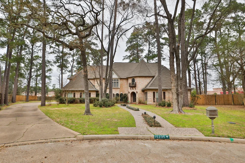Unit for sale at 15235 Rainhollow Drive, Houston, TX 77070