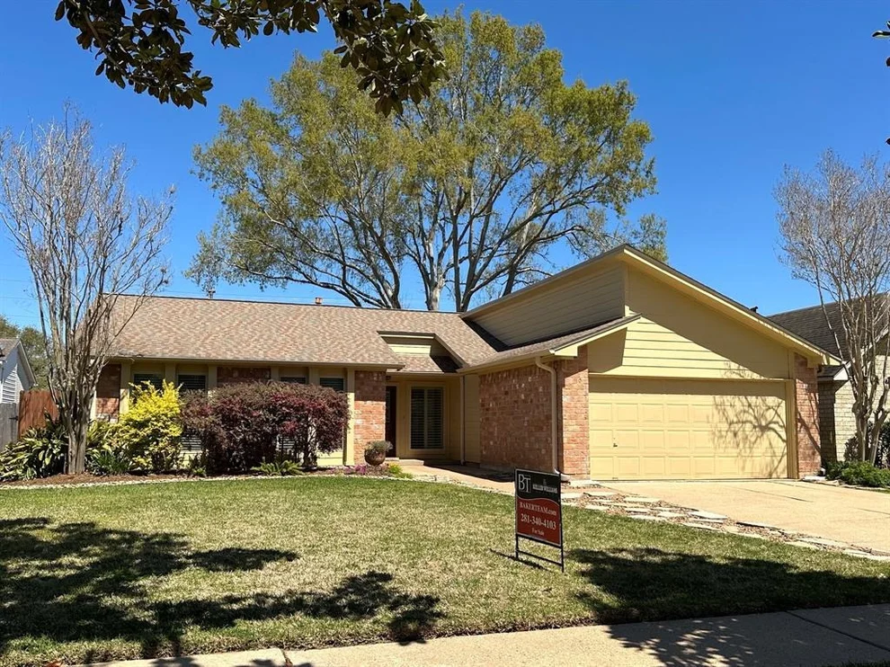 Unit for sale at 3011 Shawnee Drive, Sugar Land, TX 77479