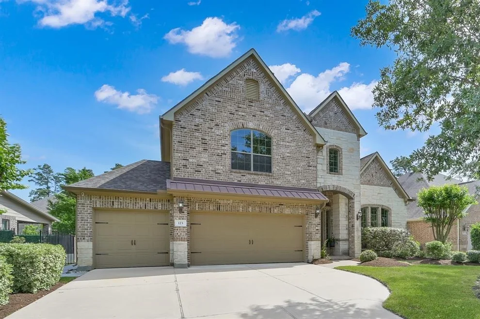 Unit for sale at 123 E Canyon Wren Circle, The Woodlands, TX 77389