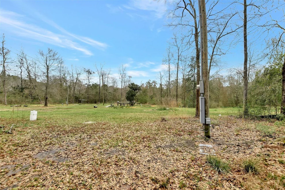 Unit for sale at 109 Bonnie Creek Rd, Coldspring, TX 77331