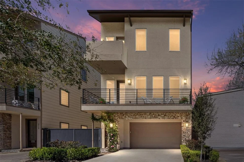 Unit for sale at 209 Avondale Street, Houston, TX 77006