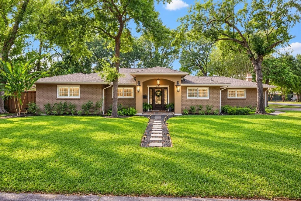 Unit for sale at 9402 Crispin Lane, Houston, TX 77080