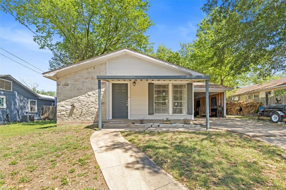 Unit for sale at 508 Victoria Avenue, Navasota, TX 77868