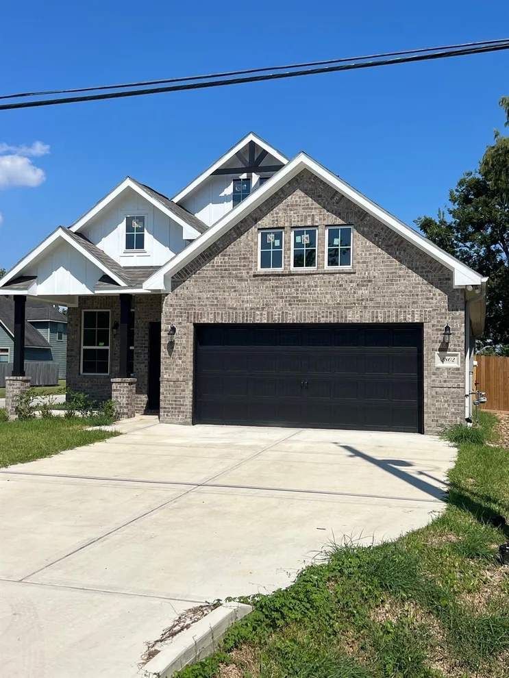 Unit for sale at 2802 Maryland Avenue, League City, TX 77573