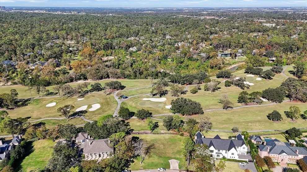 Unit for sale at 302 Shadywood Road, Houston, TX 77057