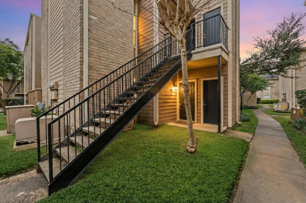 Unit for sale at 722 Bering Unit G Drive, Houston, TX 77057