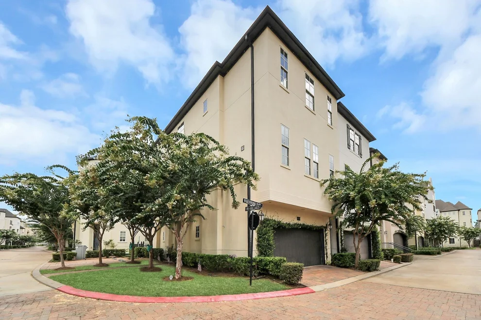 Unit for sale at 10928 Wrenwood Park, Houston, TX 77043
