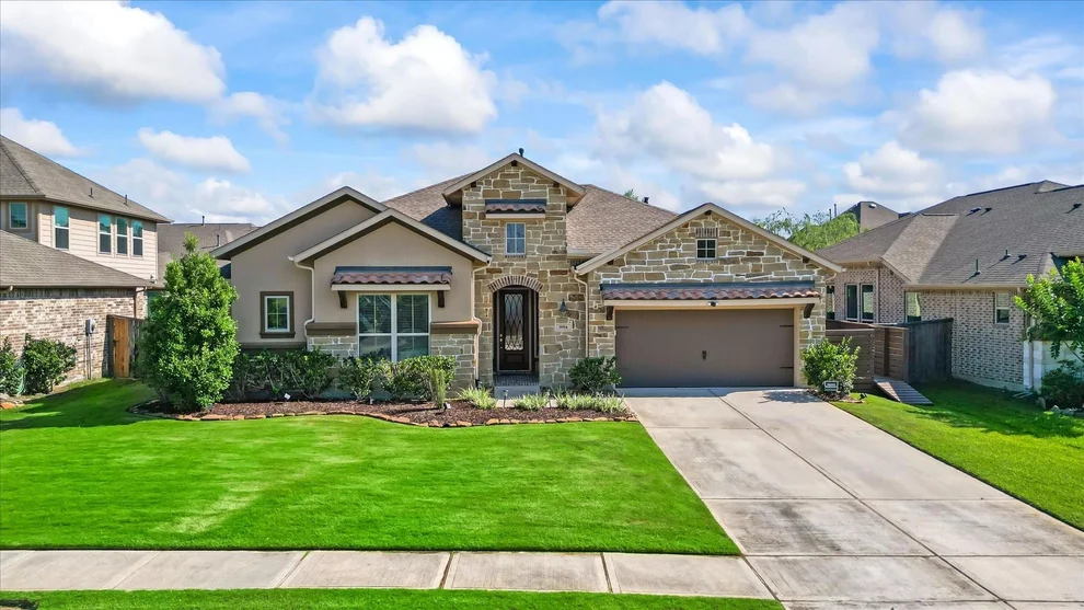 Unit for sale at 8914 Stonebriar Creek Crossing, Tomball, TX 77375