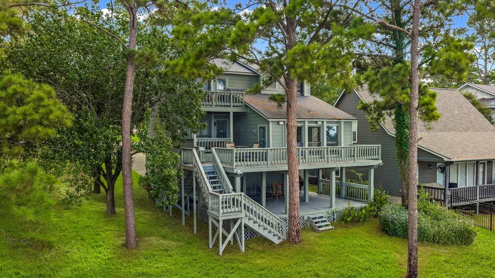 Unit for sale at 166 Bridgelanding, Onalaska, TX 77360