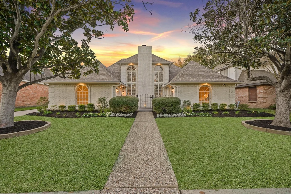 Unit for sale at 11618 Brookspring Drive, Houston, TX 77077