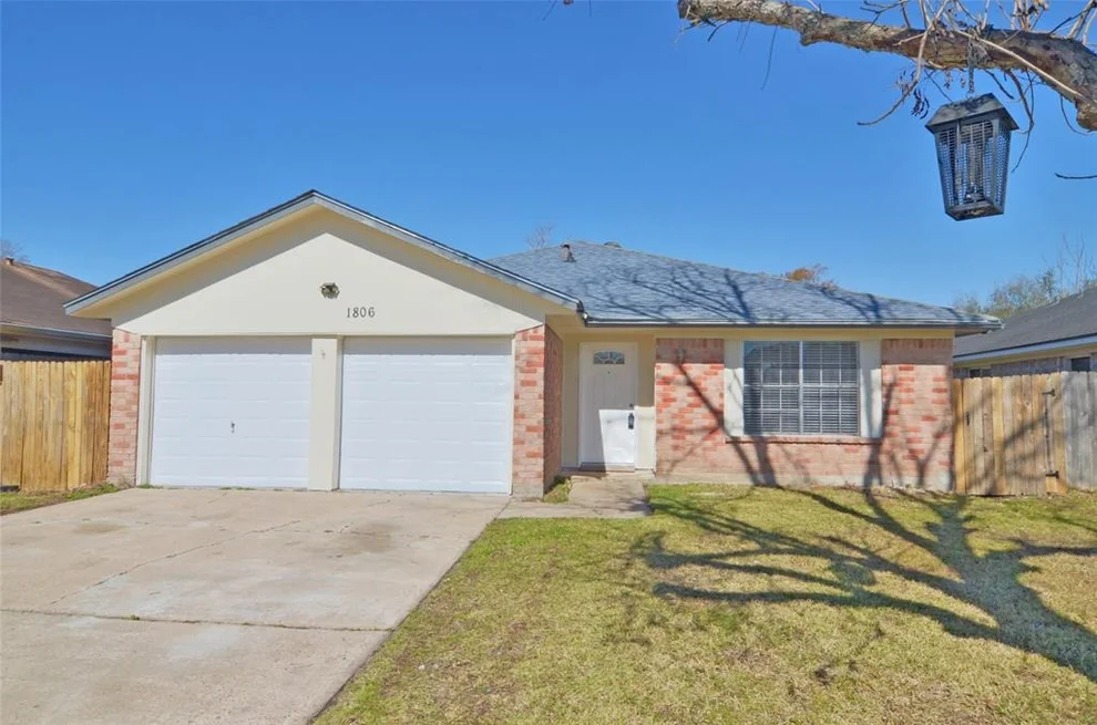 Unit for sale at 1806 Chickadee Drive, League City, TX 77573
