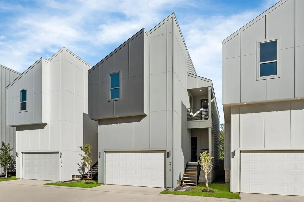 Unit for sale at 5610 Savyon Drive, Houston, TX 77091