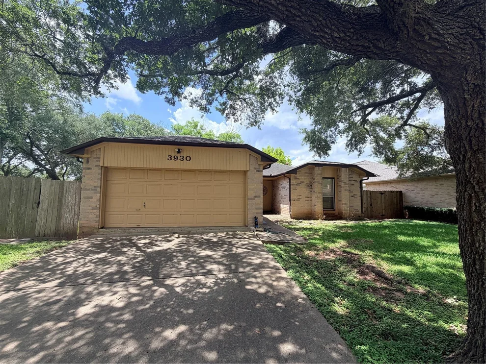 Unit for sale at 3930 Mill Rock Circle, Sugar Land, TX 77479