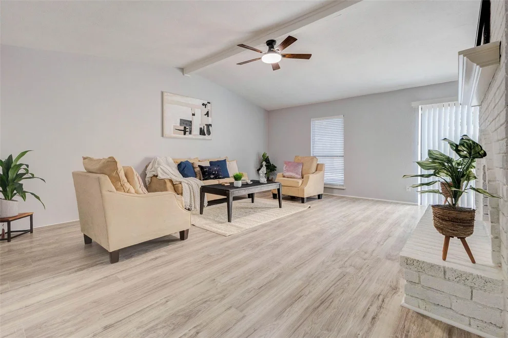 Unit for sale at 6730 Pickett Drive, Richmond, TX 77469
