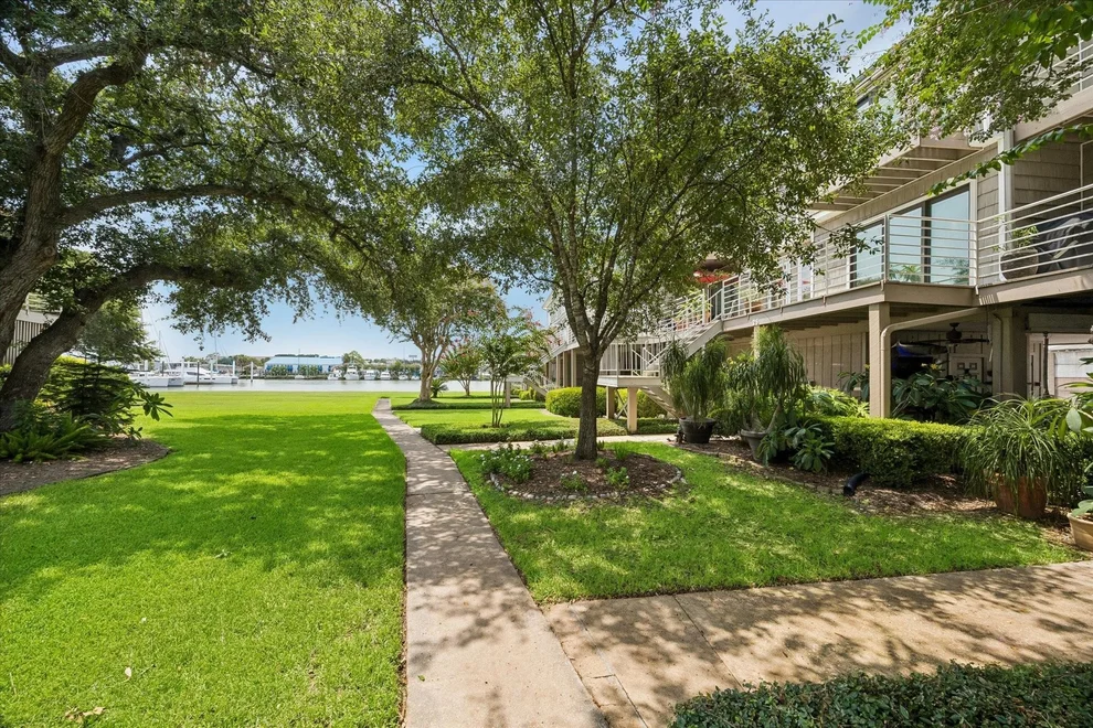 Unit for sale at 25 Lakewood Lane, Seabrook, TX 77586