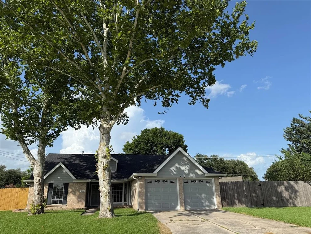 Unit for sale at 1905 Westside Drive, Deer Park, TX 77536
