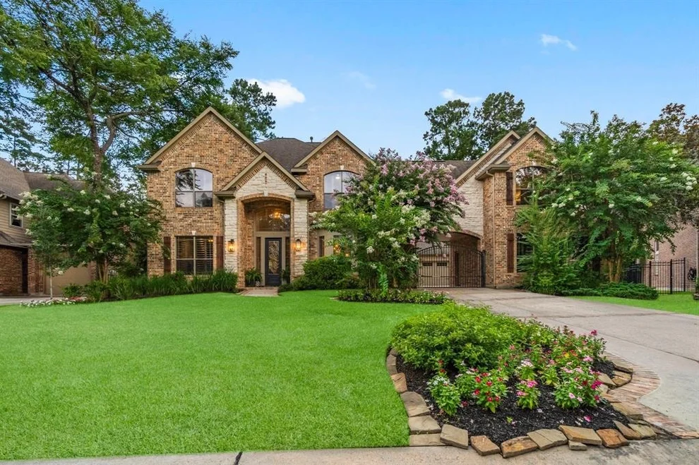 Unit for sale at 15 Bessdale Court, The Woodlands, TX 77382