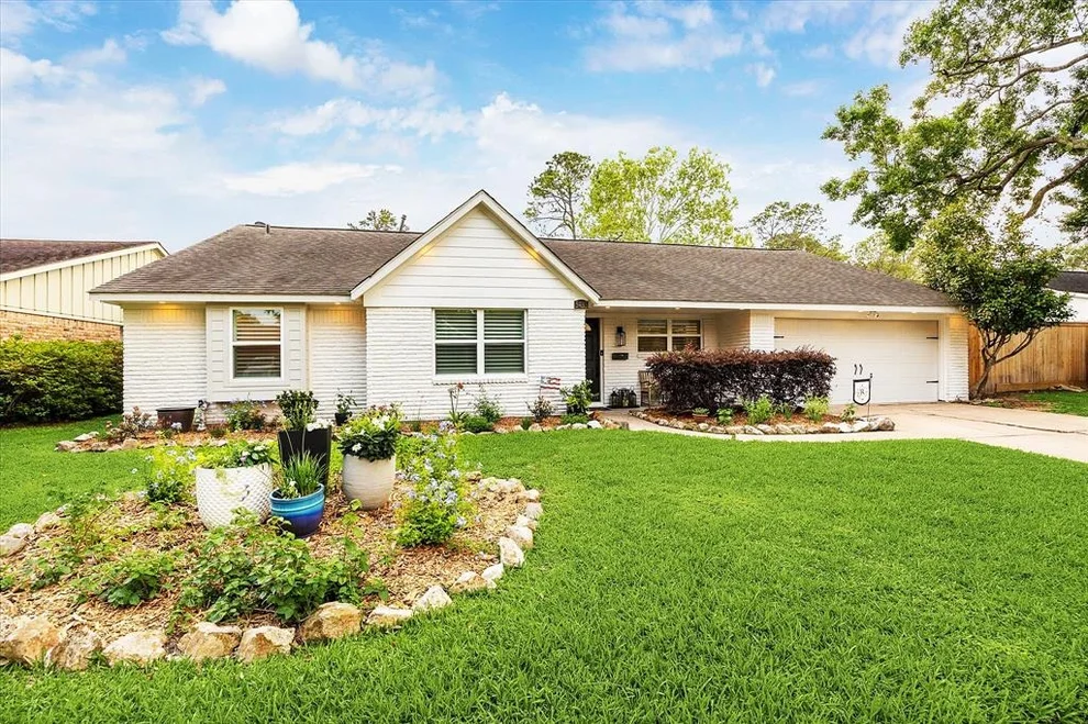 Unit for sale at 5435 Jackwood Street, Houston, TX 77096