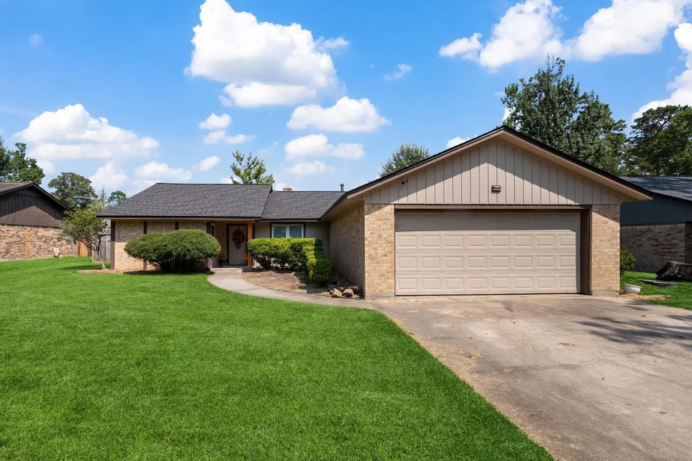 Unit for sale at 408 Foxmeadow Lane, Cleveland, TX 77327