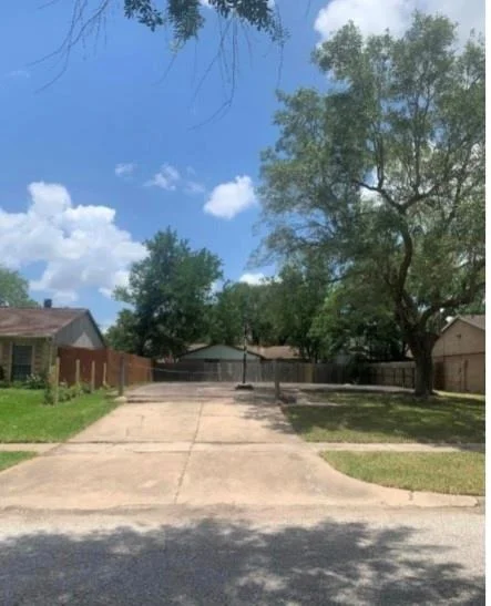 Unit for sale at 6835 Tara Drive, Richmond, TX 77469