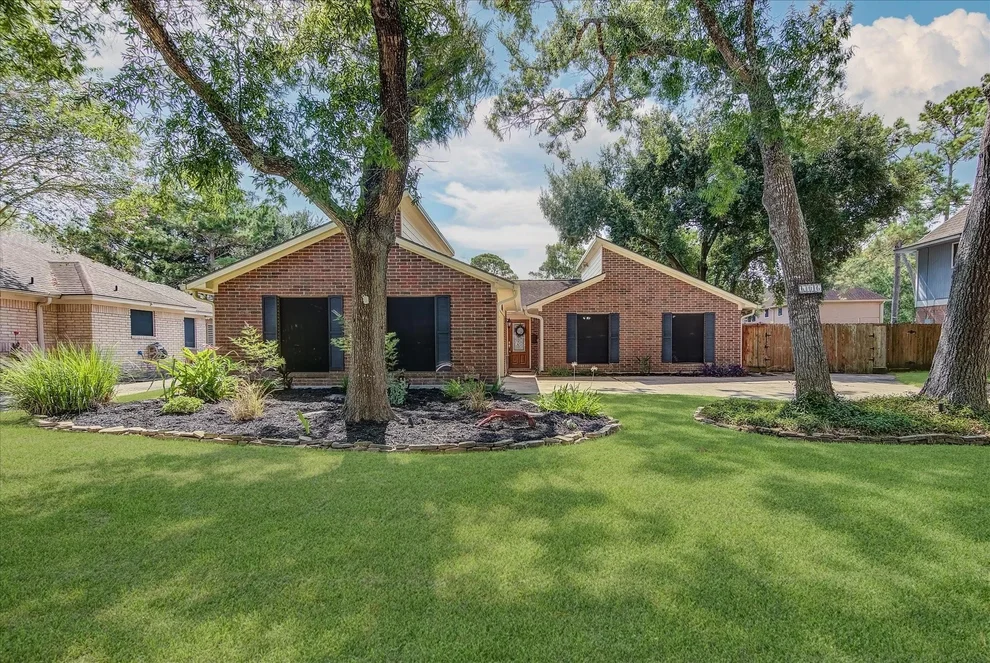 Unit for sale at 606 Kings Court, Dickinson, TX 77539