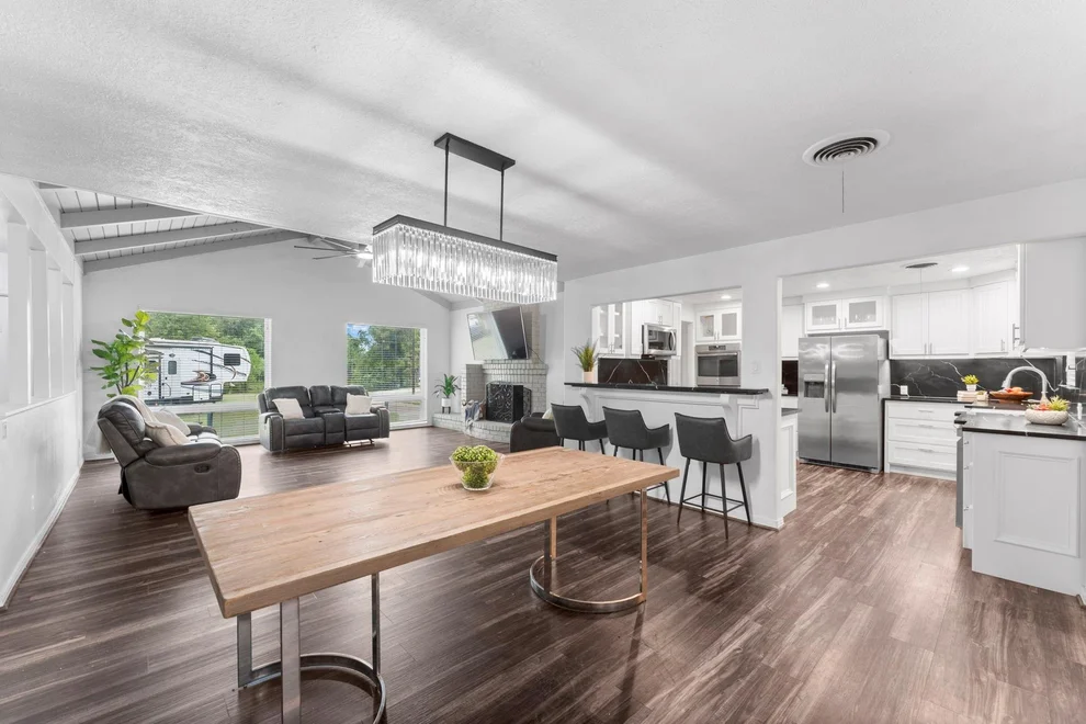 Unit for sale at 910 Imperial Lane, Houston, TX 77336