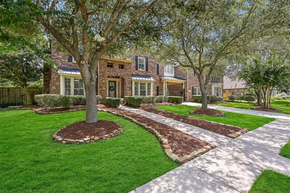 Unit for sale at 312 Northcliff Ridge Lane, Friendswood, TX 77546