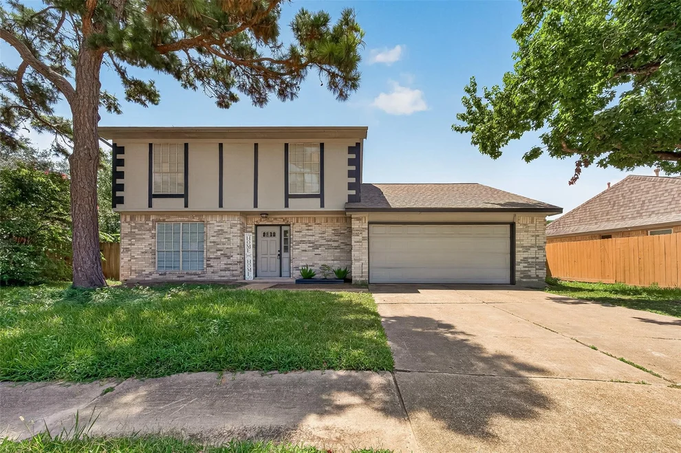 Unit for sale at 15511 Sungold Court, Houston, TX 77095