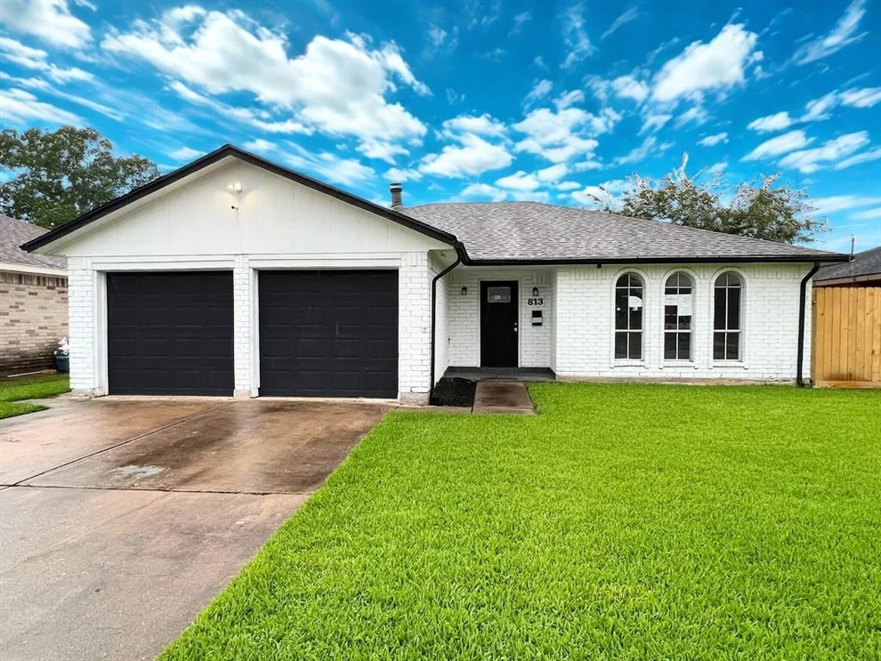 Unit for sale at 813 Briarway Street, Pasadena, TX 77503