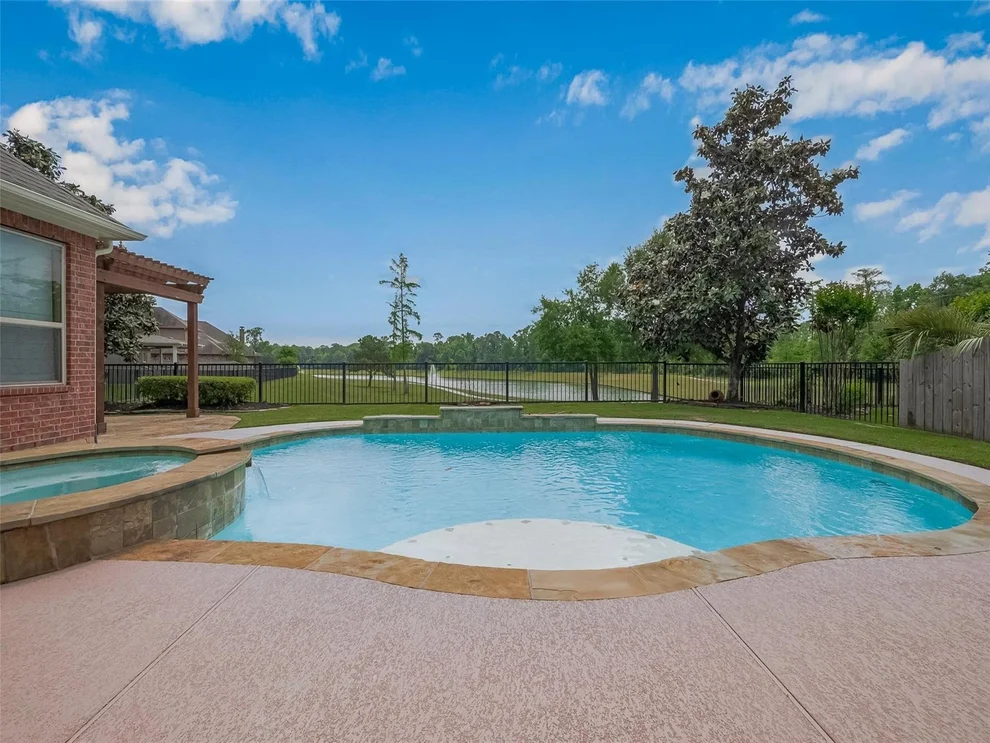 Unit for sale at 2711 King Point View Lane, Spring, TX 77388
