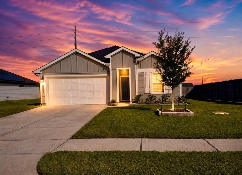 Unit for sale at 2035 Woodlark Way, Sealy, TX 77474