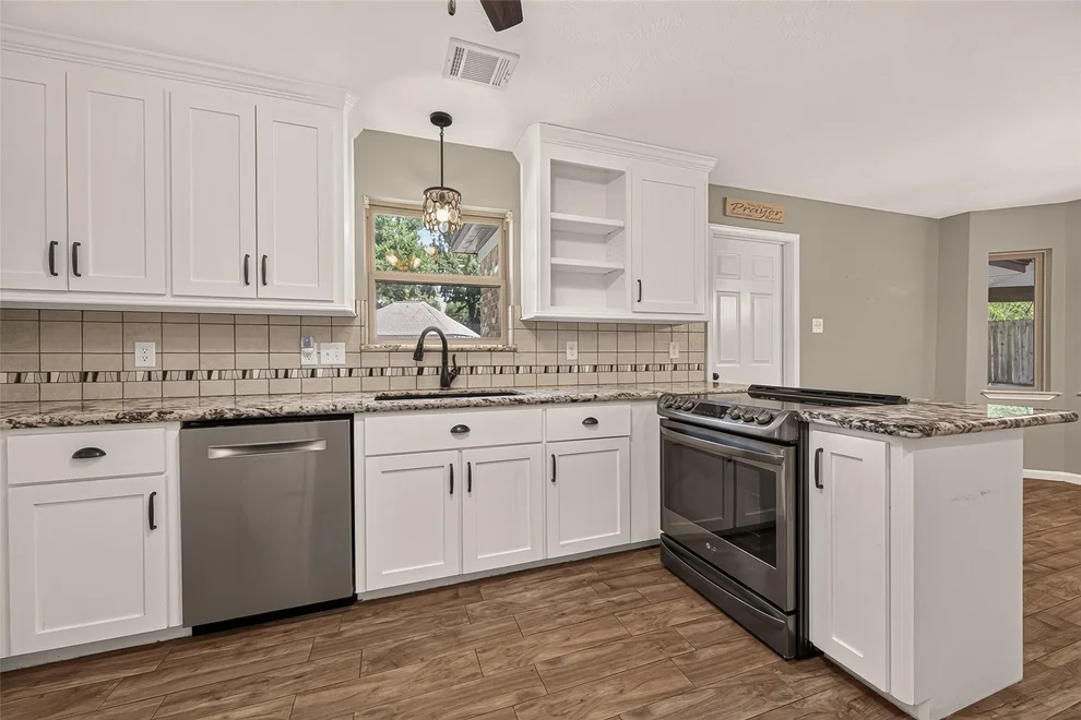 Unit for sale at 5414 Crown Colony, Houston, TX 77069