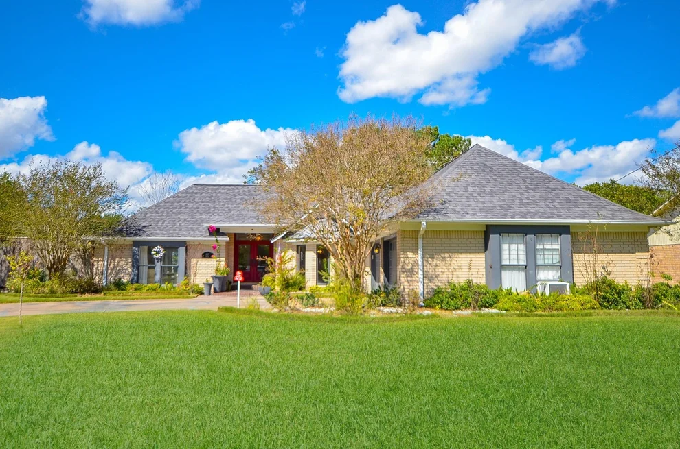 Unit for sale at 807 Trochta Street, El Campo, TX 77437