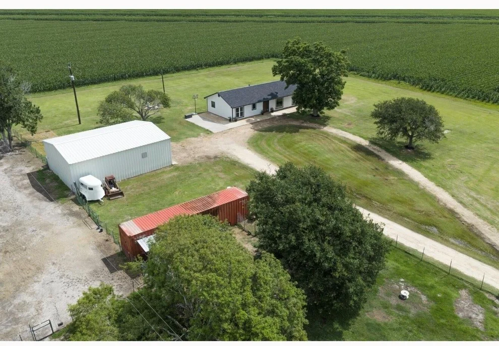 Unit for sale at 1737 County Road 425, Clemville, TX 77414