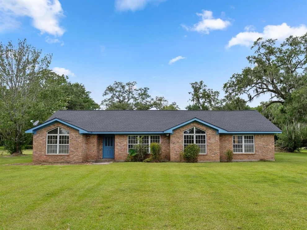 Unit for sale at 4432 County Road 886, Brazoria, TX 77422